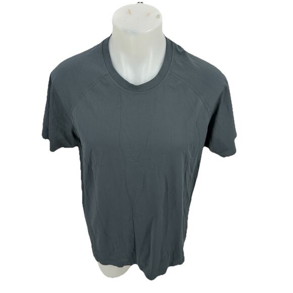 Fabletics XL Men Short Sleeve T-Shirt Crew Neck Stretch Gym 38-25 - Picture 1 of 7